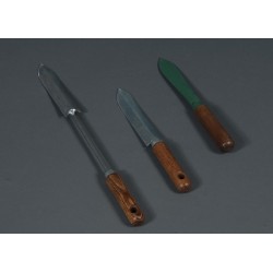 Couteau à palourdes (au centre)